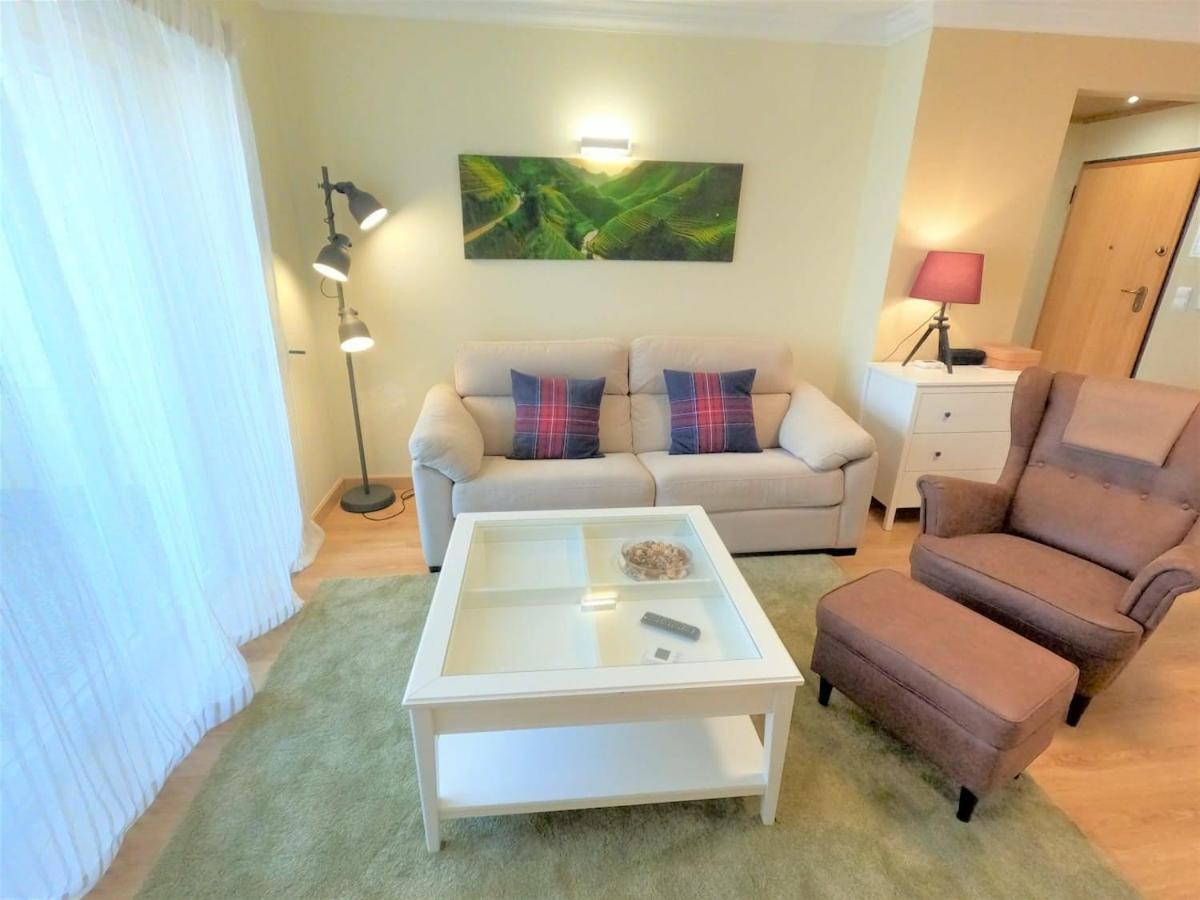 Carnaxide Modern T1 Apartment W Balcony In Carnaxide Oeiras Lisbon Exteriör bild