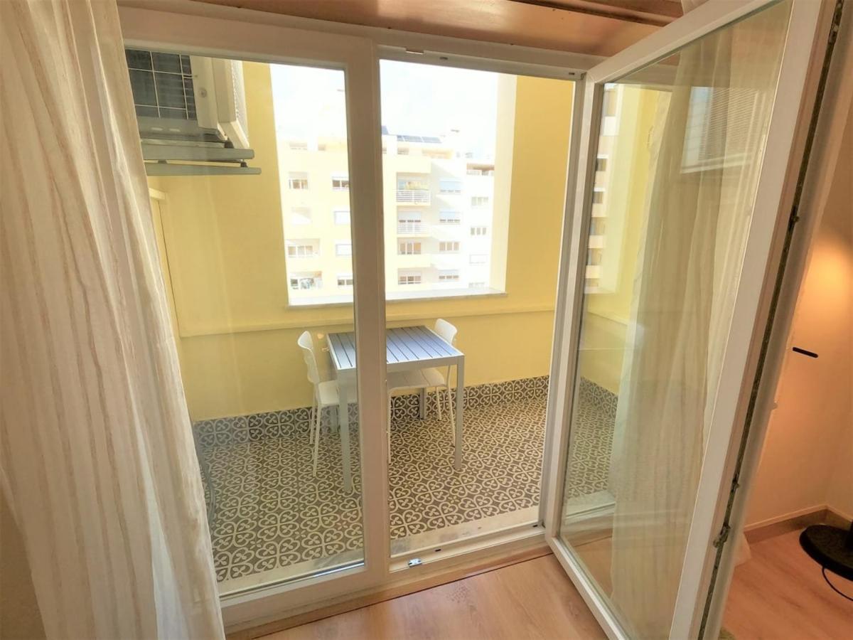 Carnaxide Modern T1 Apartment W Balcony In Carnaxide Oeiras Lisbon Exteriör bild