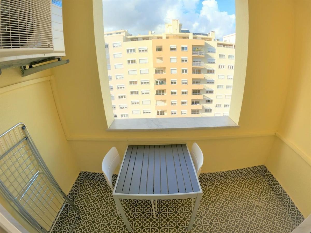 Carnaxide Modern T1 Apartment W Balcony In Carnaxide Oeiras Lisbon Exteriör bild