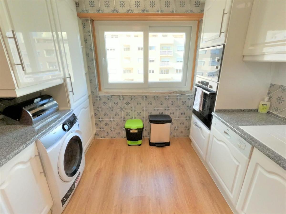 Carnaxide Modern T1 Apartment W Balcony In Carnaxide Oeiras Lisbon Exteriör bild