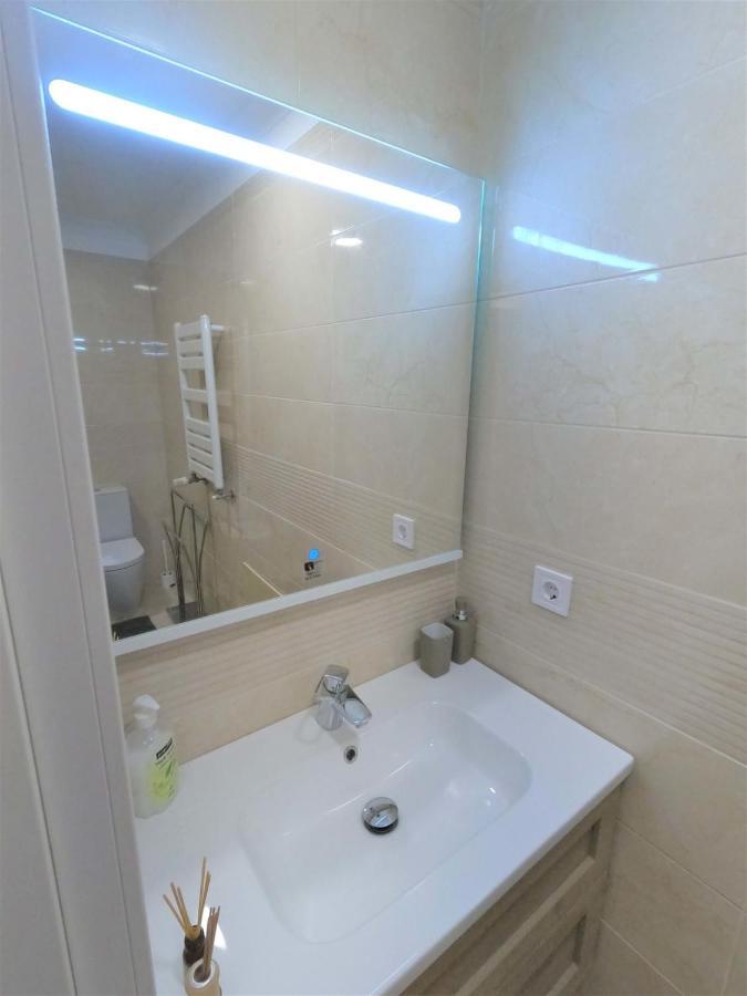Carnaxide Modern T1 Apartment W Balcony In Carnaxide Oeiras Lisbon Exteriör bild
