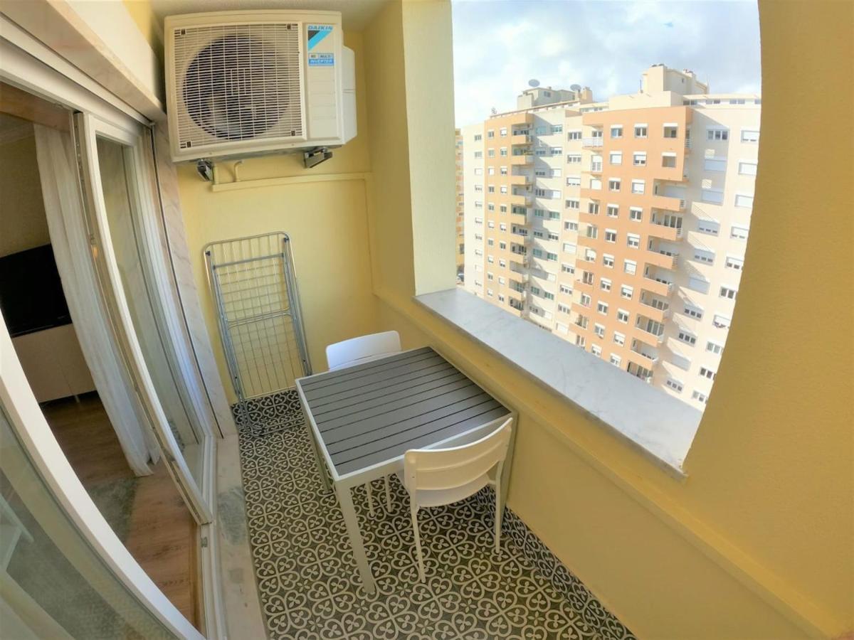Carnaxide Modern T1 Apartment W Balcony In Carnaxide Oeiras Lisbon Exteriör bild