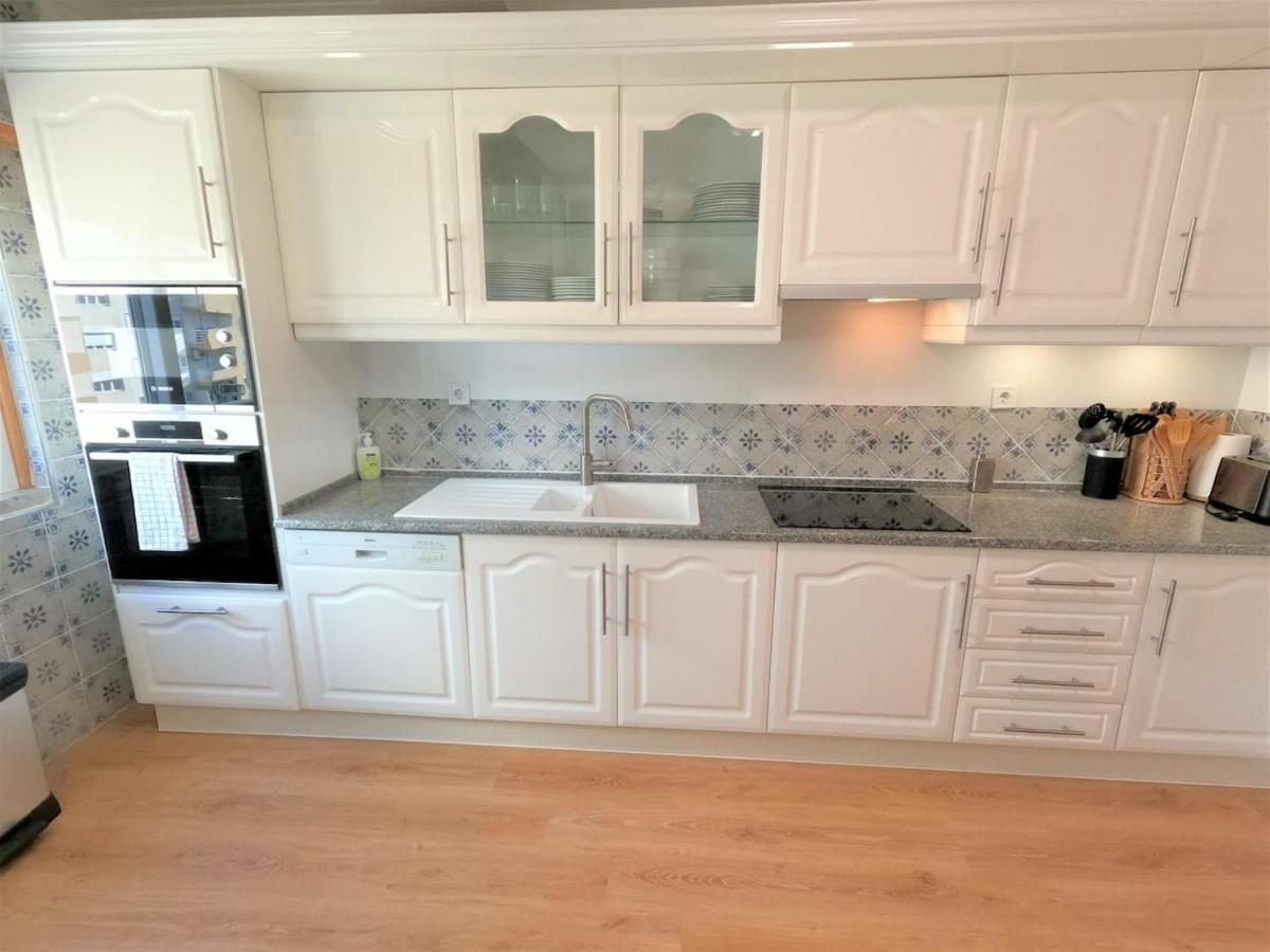 Carnaxide Modern T1 Apartment W Balcony In Carnaxide Oeiras Lisbon Exteriör bild