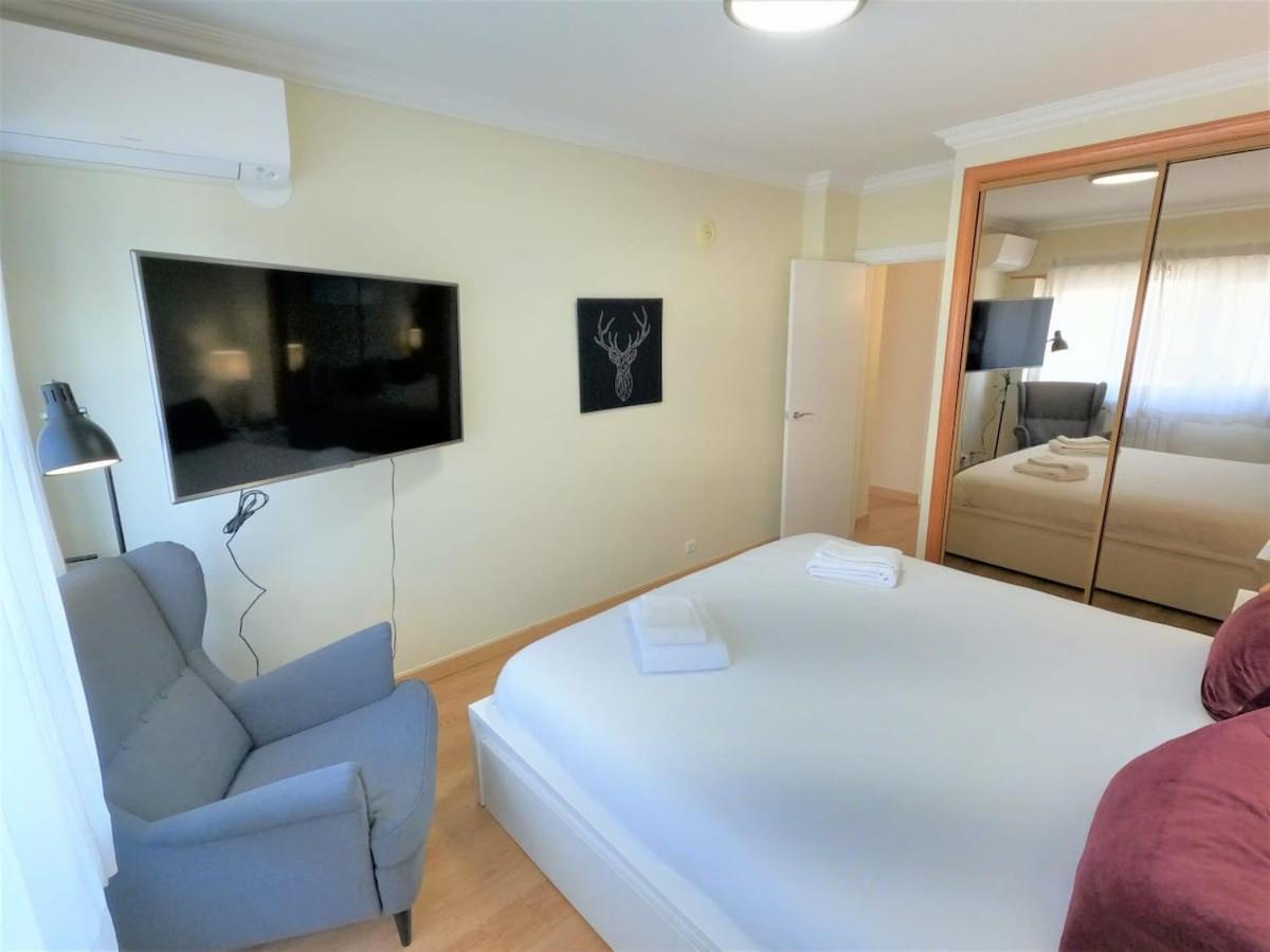 Carnaxide Modern T1 Apartment W Balcony In Carnaxide Oeiras Lisbon Exteriör bild